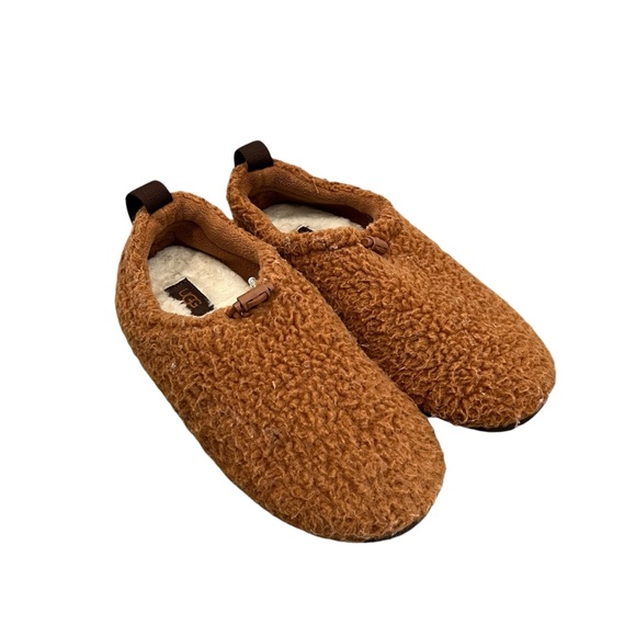 UGG Shoes - UGG Womens Plushy Slippers